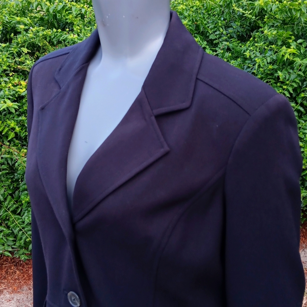 RAFAELLA LADIES BLACK (2) BUTTON LUX BLAZER (INDONESIA) - Picture 6 of 17